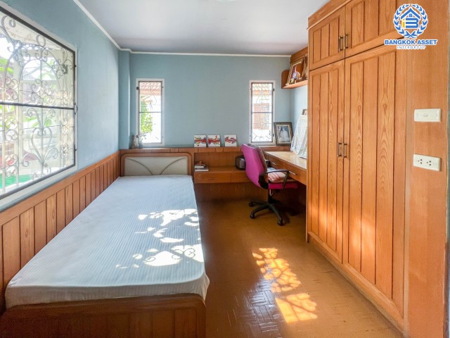 *****บ้านเดี่ยวมือสองย่านกรุงเทพฯ ม.พาร์คเวย์โฮม รามคำแหง เนื้อที่มากถึง 52 ตร.ว. ฟังก์ชันจัดเต็ม 4 ห้องนอน 3 ห้องน้ำ 2 ที่จอดรถ ตกแต่งสวยงาม แถมฟรี! 3 เครื่องปรับอากาศ, 1 เครื่องทำน้ำอุ่น บนทำเลเยี่ยม ใกล้รถไฟฟ้าในอนาคตสายสีส้ม "สถานีน้อมเกล้า"